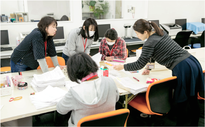 アンケート調査代行・アンケート集計代行サービス部の作業風景
